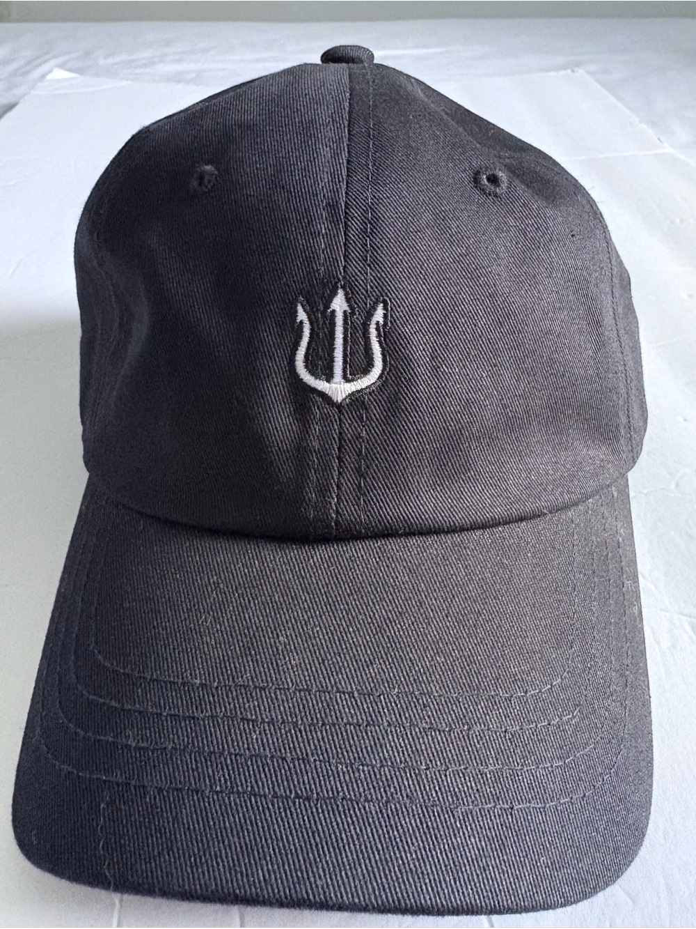 Verutum Classic Black Trident Embroidered Men's Baseball Cap